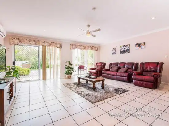 Sixth view of Homely house listing, 2 Hedlow Court, Carindale QLD 4152