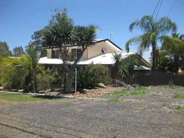 28 Hall Street, Yamanto QLD 4305