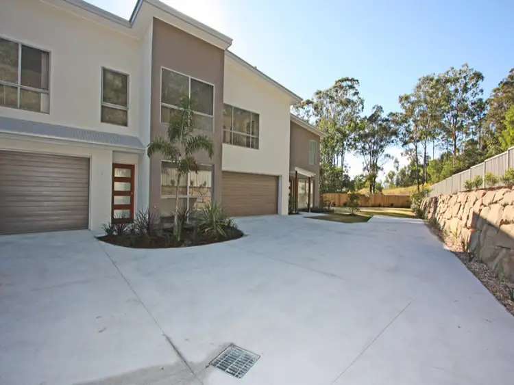 2/1 Aspect place, Pacific Pines QLD 4211