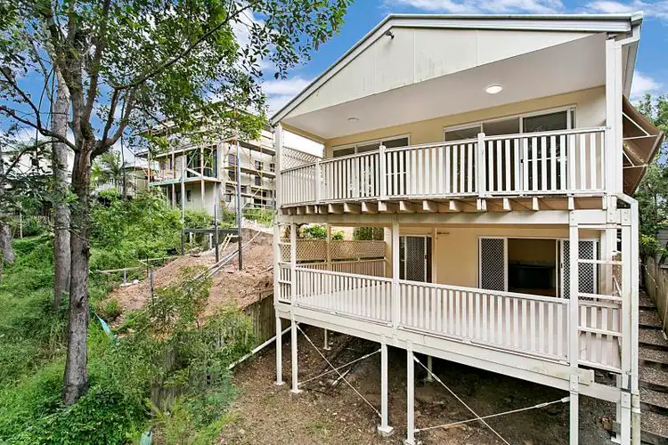 195 Carmody Road, St Lucia QLD 4067