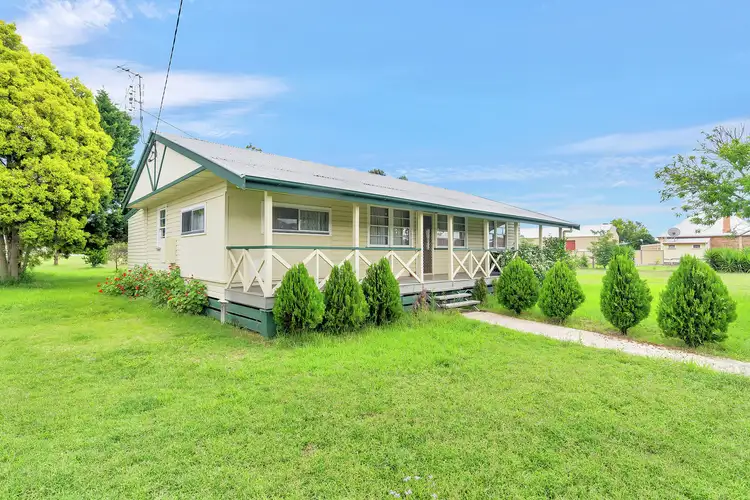 63 MacIntyre Street, Leyburn QLD 4365