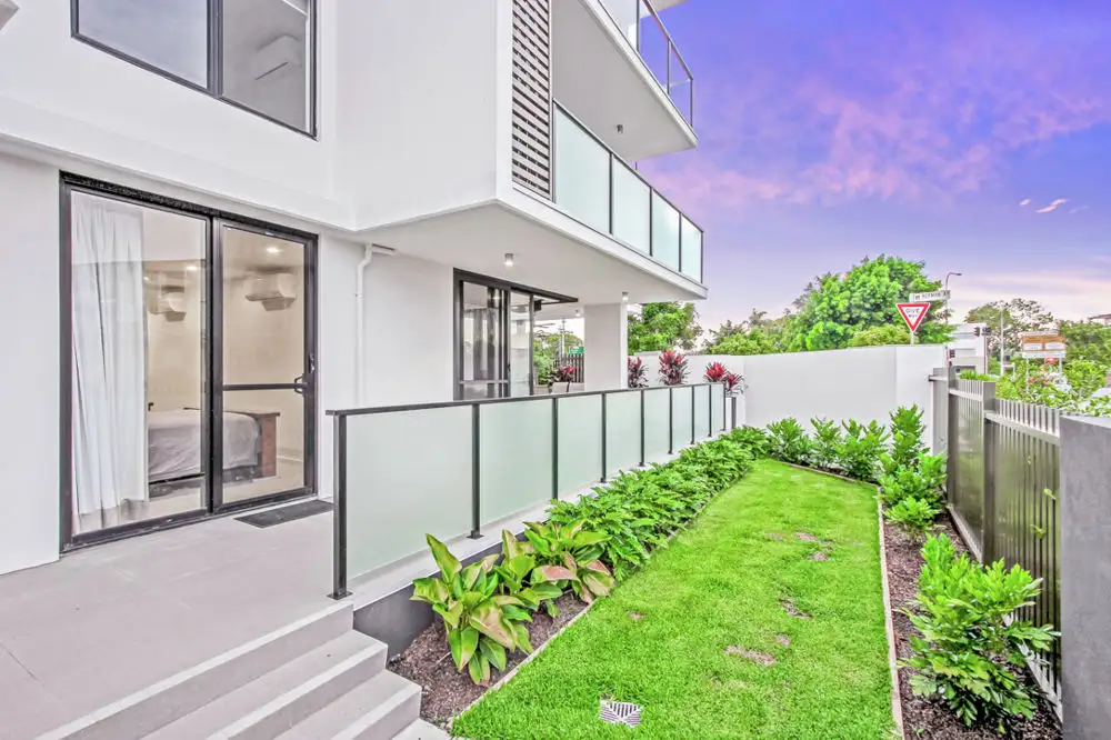 Main view of Homely unit listing, 2/15 Norman Avenue, Lutwyche QLD 4030