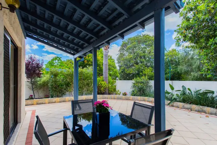 1/8 Lawrence Street, Como WA 6152