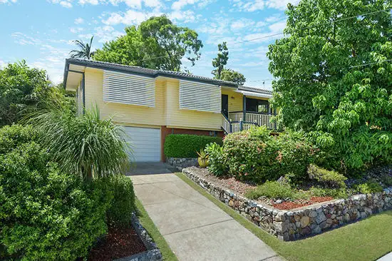 96 Pareena Crescent, Mansfield QLD 4122