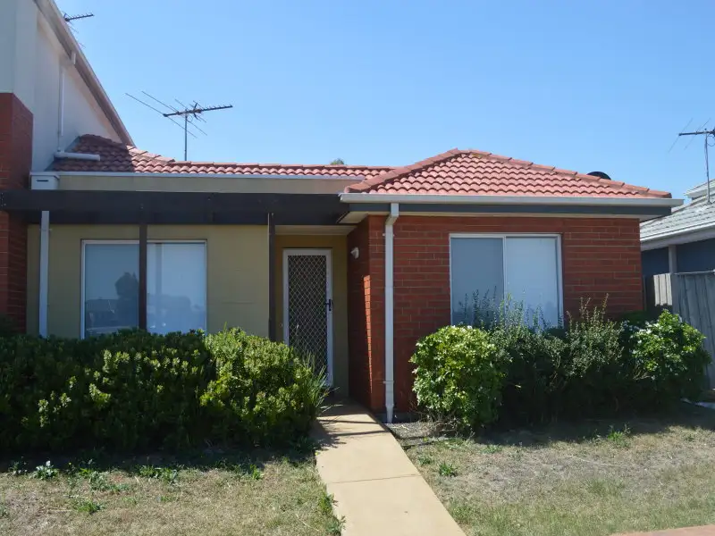 Main view of Homely unit listing, 13 Viewbank Circuit, Roxburgh Park VIC 3064