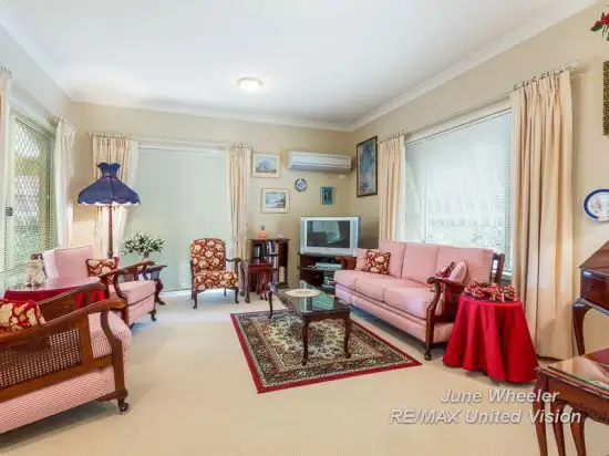 Second view of Homely house listing, 8 Flame Tree Crescent, Carindale QLD 4152