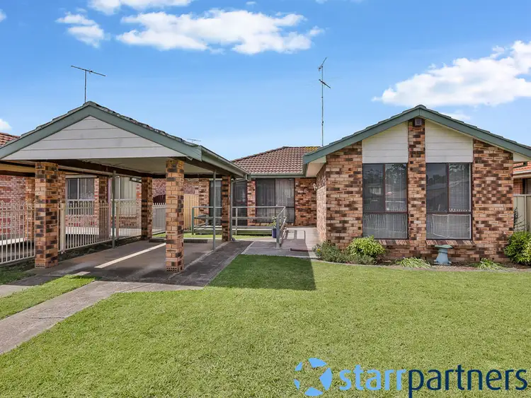 6 Robson Cres, St Helens Park NSW 2560