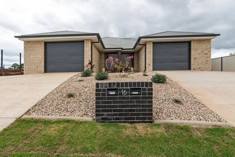 1 & 2/16 Tempest St, Glenvale QLD 4350