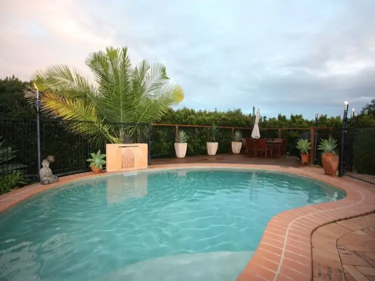 22 CHATHAM AVE, Pacific Pines QLD 4211