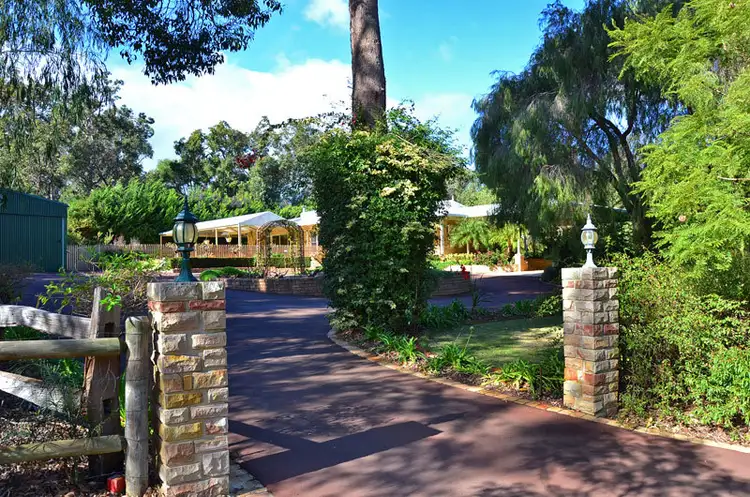 1 Hudson Place, Leschenault WA 6233