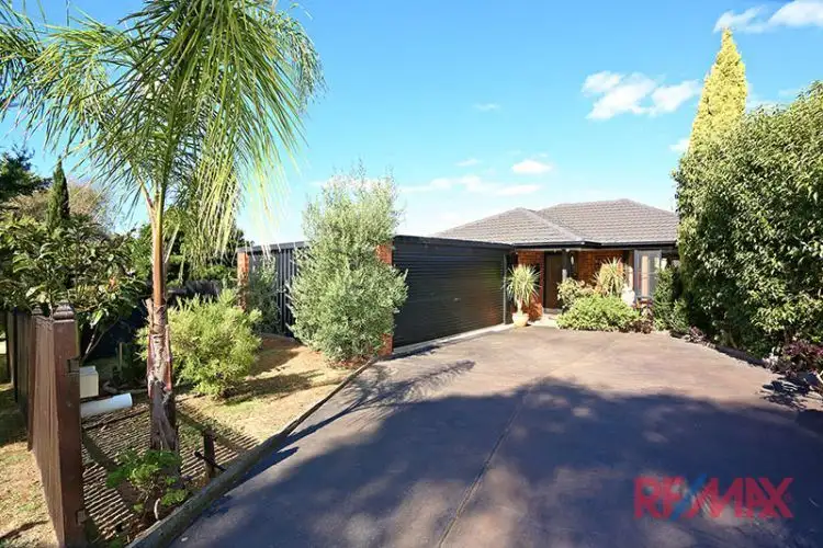 10 Bill Place, Hampton Park VIC 3976