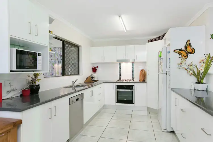 76 Toogood Road, Woree QLD 4868