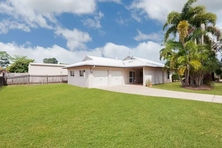 8 Robson Street, Kanimbla QLD 4870