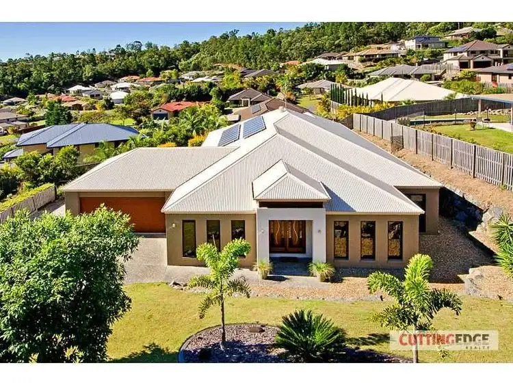 6 Soward Court, Pacific Pines QLD 4211