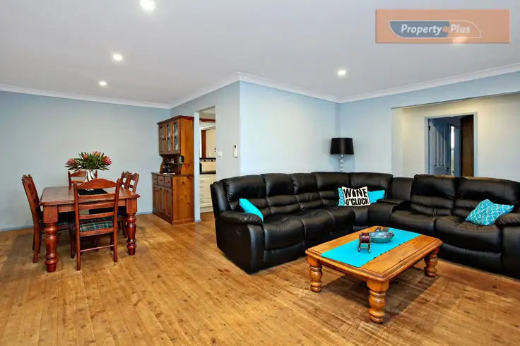 12 Explorers Way, St Clair NSW 2759