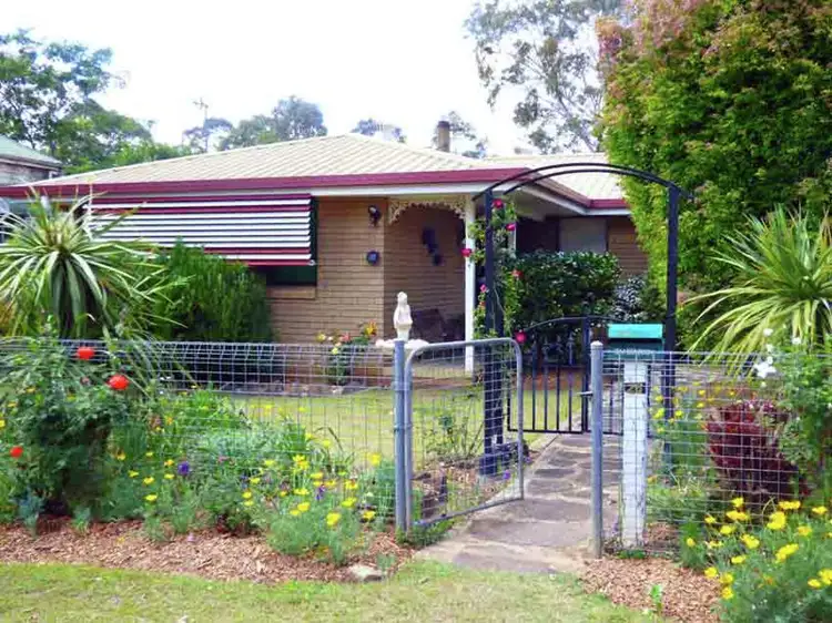 26 Andrews Rd,, Crows Nest QLD 4355