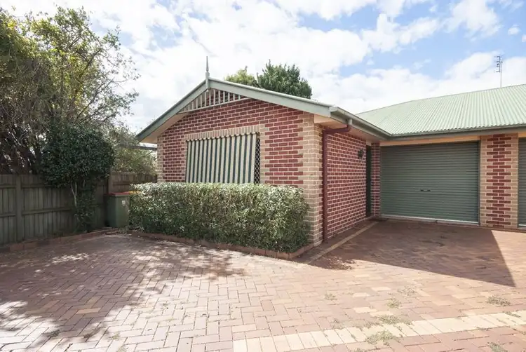 1/6 Paulene Crescent, Kearneys Spring QLD 4350