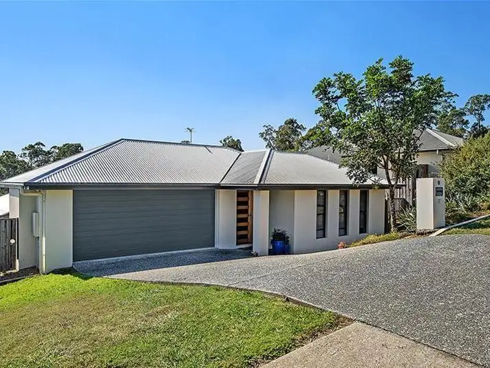 17 Diamantina Circuit, Pacific Pines QLD 4211