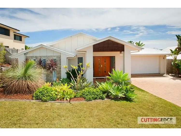 7 Laughlen Chase, Pacific Pines QLD 4211