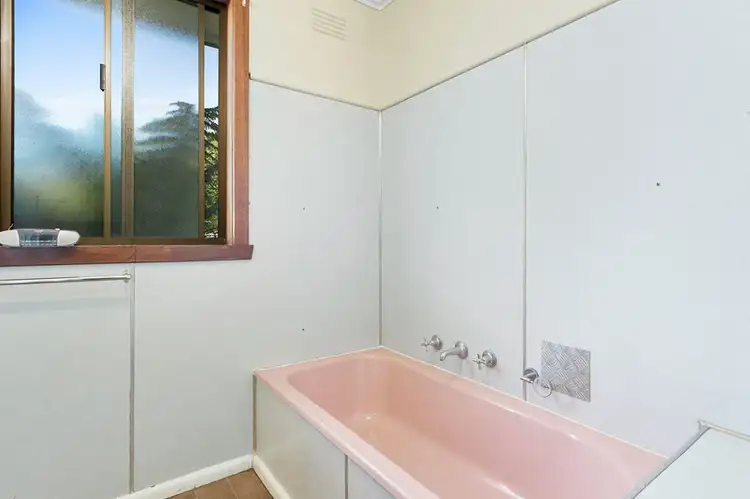 Fifth view of Homely house listing, 8 John Crescent, Colac VIC 3250