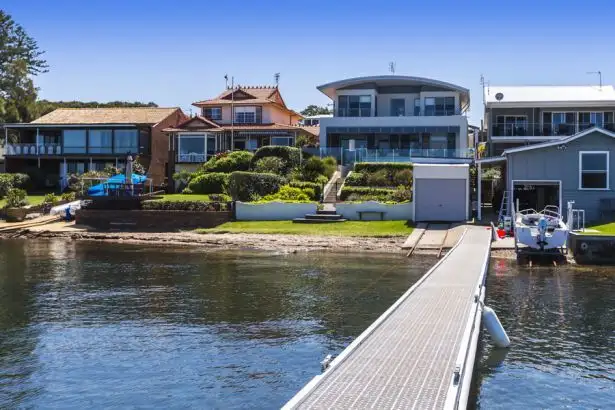 132 Ross Street, Belmont NSW 2280