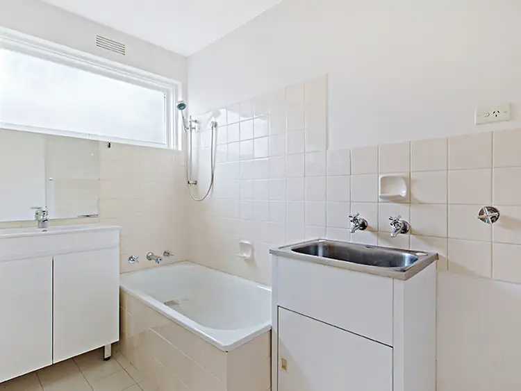 Fourth view of Homely apartment listing, 2/39 Davies Street, Brunswick VIC 3056