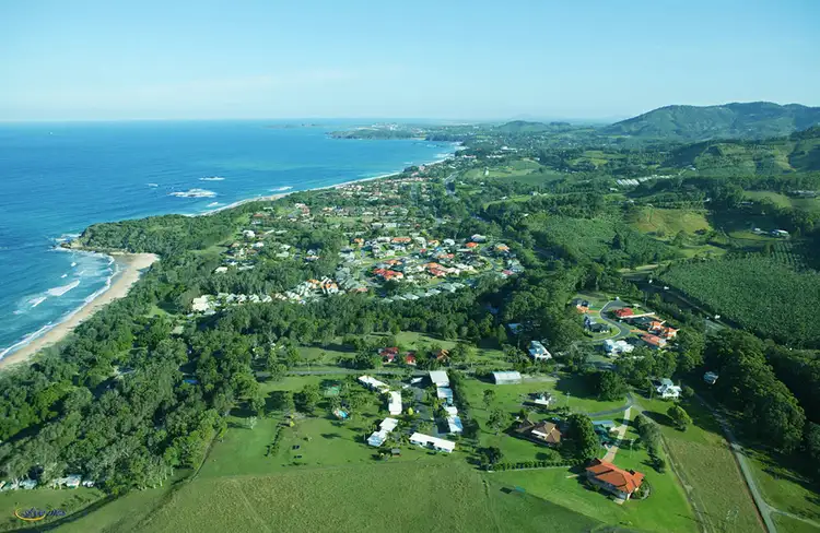 17 San Simeon Circuit, Sapphire Beach NSW 2450