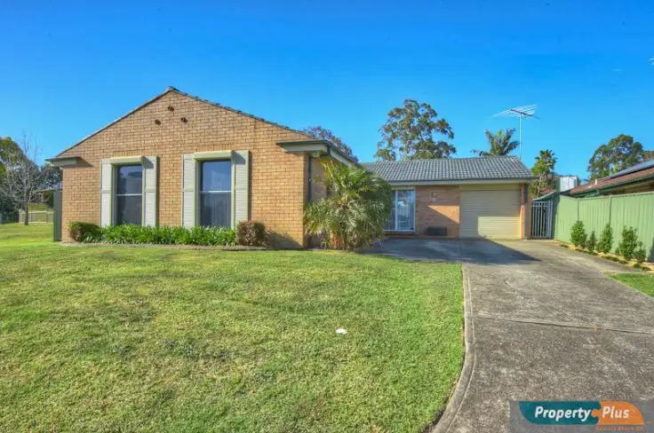 13 Snowdrift Ct, St Clair NSW 2759