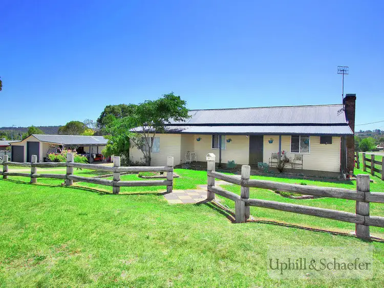 31 John Street, Uralla NSW 2358