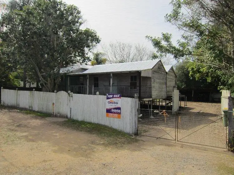 4 Carr Street, Ipswich QLD 4305