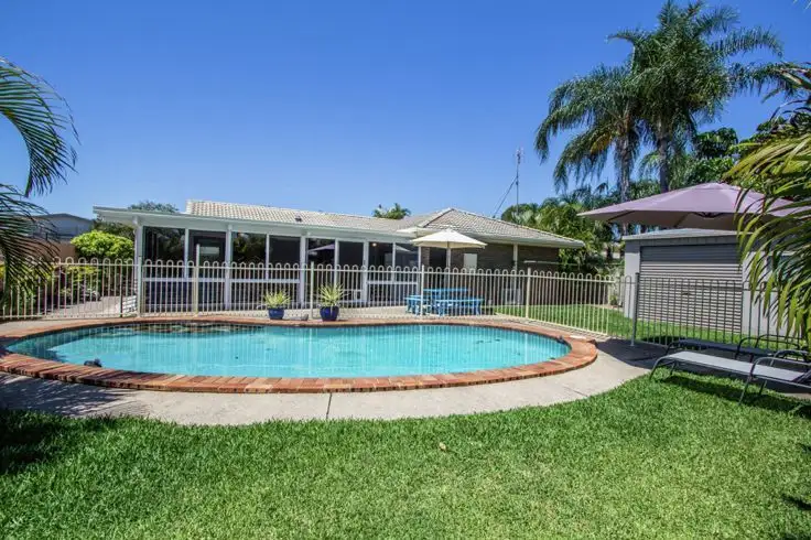 200 Truro St, Urangan QLD 4655