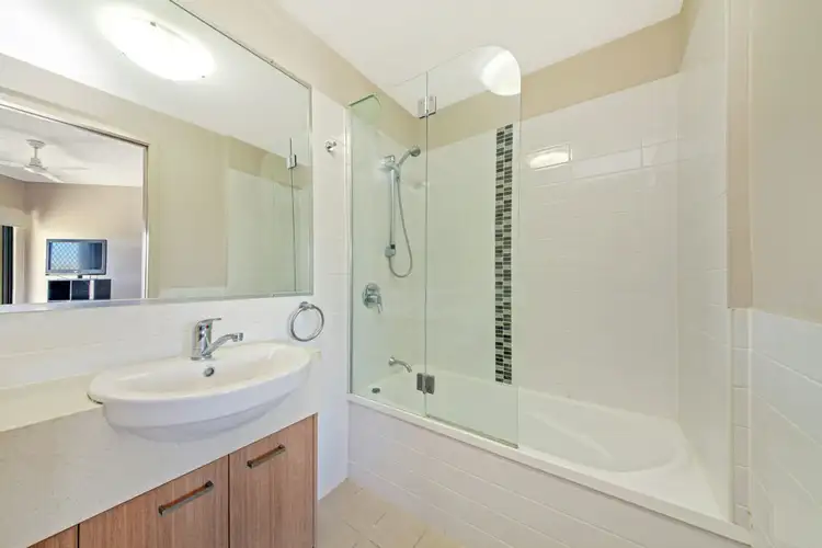 Sixth view of Homely unit listing, 2/14 Yacht Street, Clontarf QLD 4019