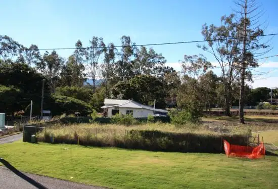 4,6 Hansells Parade, Riverview QLD 4303