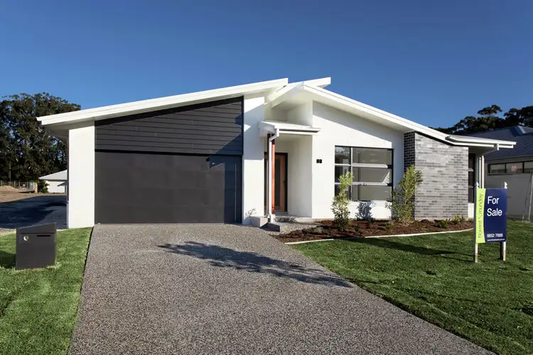21 Red Gum Cir, Sapphire Beach NSW 2450