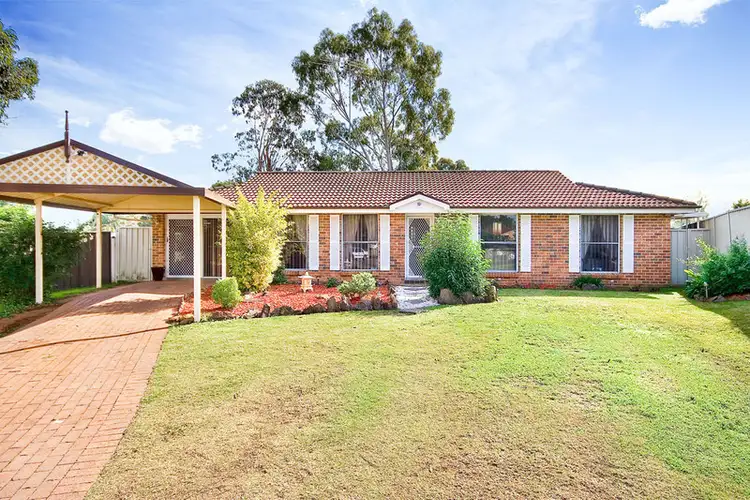 4 Kan Close, St Clair NSW 2759