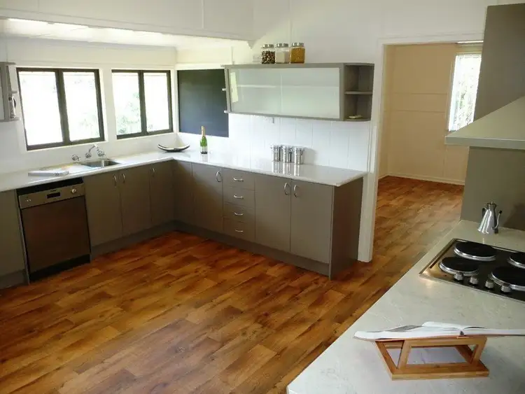 1 Bottomley Street, Brassall QLD 4305