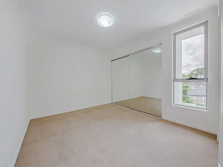 Fourth view of Homely unit listing, 5/54 Yamboyna Street, Manly QLD 4179