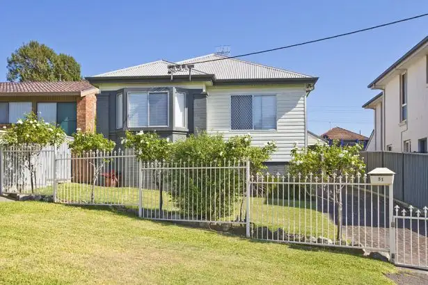 31 Cowper Avenue, Charlestown NSW 2290