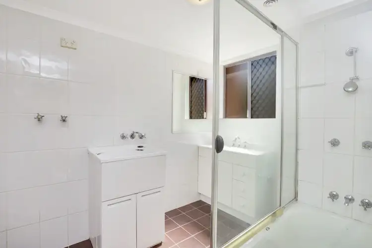 Sixth view of Homely unit listing, 1/50 Oceanic Drive, Mermaid Waters QLD 4218
