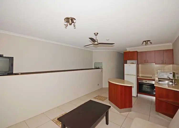 Sixth view of Homely unit listing, 3/386 Esplanade 'Riviera', Torquay QLD 4655