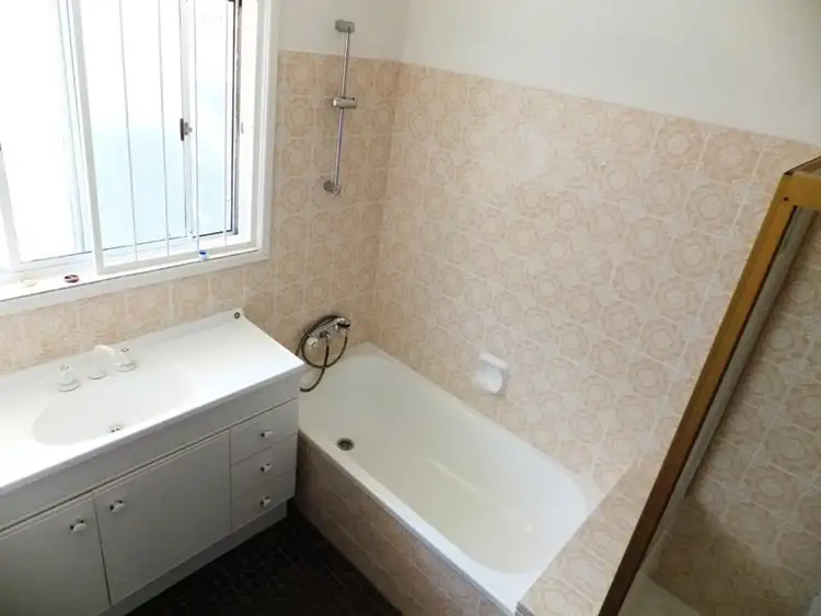 Sixth view of Homely house listing, 8 Sunnybay Dr, Birkdale QLD 4159