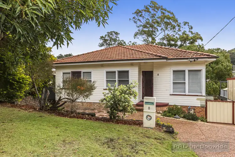 8 Kuranda Crescent, Kotara NSW 2289