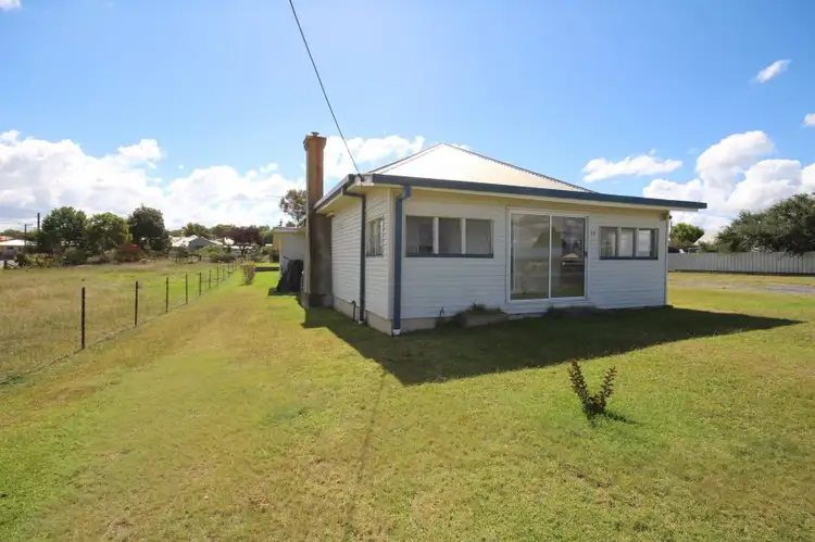 76 Pelham Street, Tenterfield NSW 2372