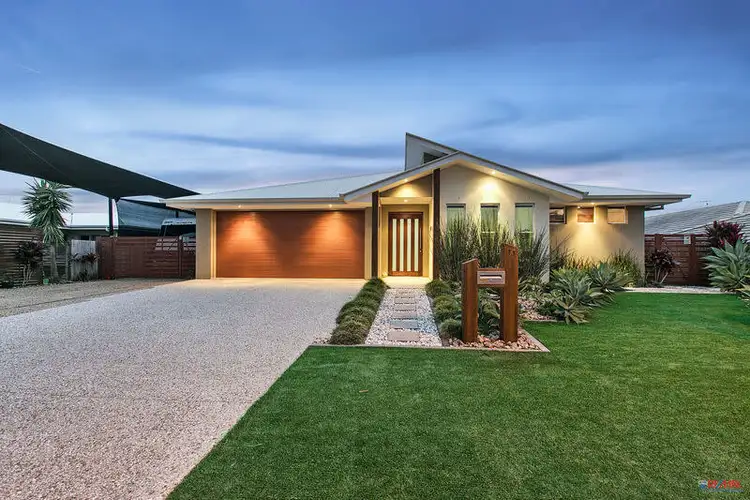 11 Magnetic Place, Redland Bay QLD 4165