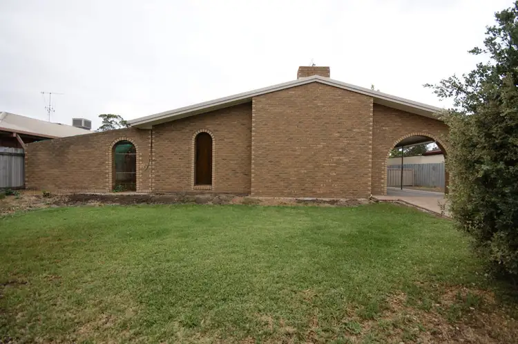 323 Jameson St, Deniliquin NSW 2710