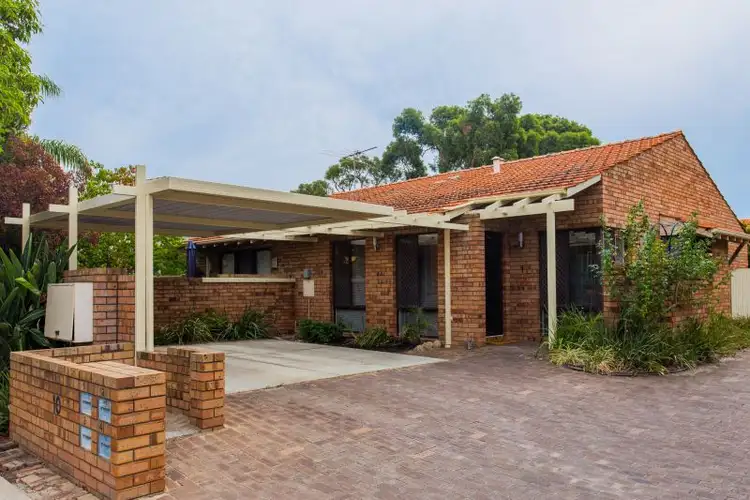 1/10 Lawrence Street, Como WA 6152