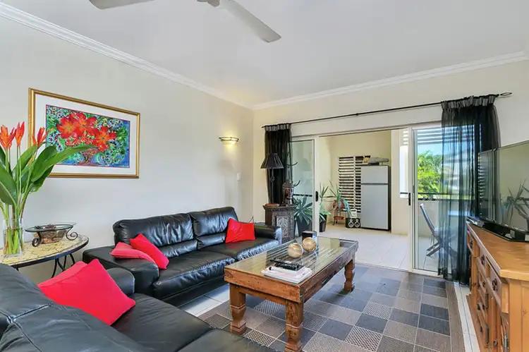 17/304 Lake Street, Cairns North QLD 4870