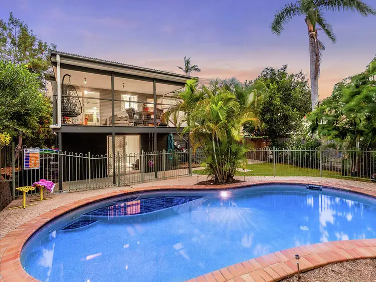 6 Suzanne Street, Wynnum West QLD 4178