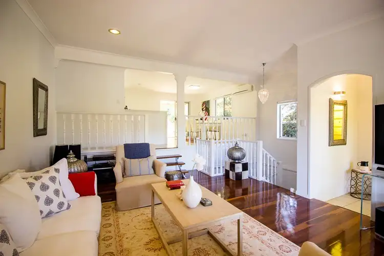 15 Steptoe Street, Chapel Hill QLD 4069