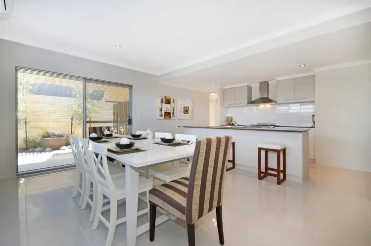 14/323 Pebble Beach Boulevard, Meadow Springs WA 6210